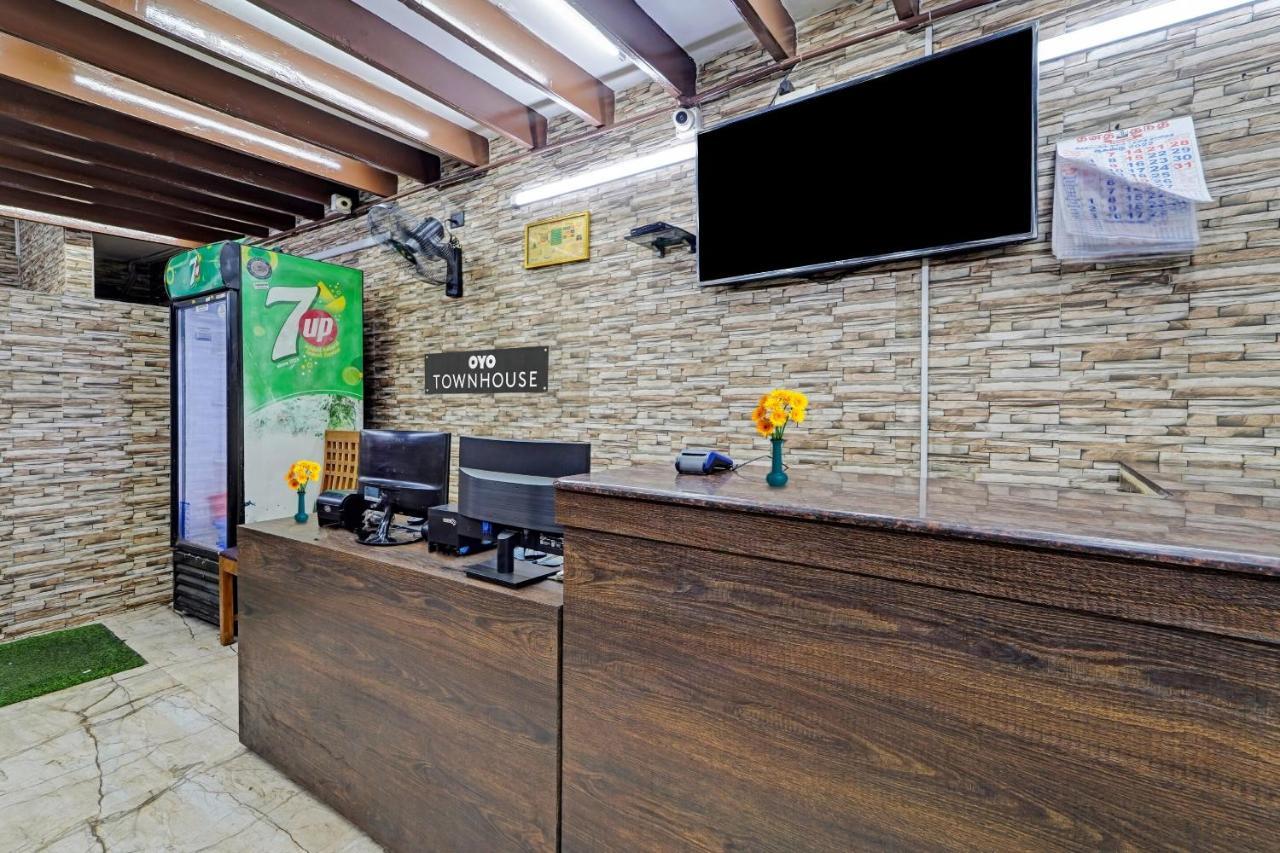 Super Townhouse 1096 Hotel Redfox Nungambakkam Near Apollo & Shankar Nethralaya Hospital เชนไน ภายนอก รูปภาพ