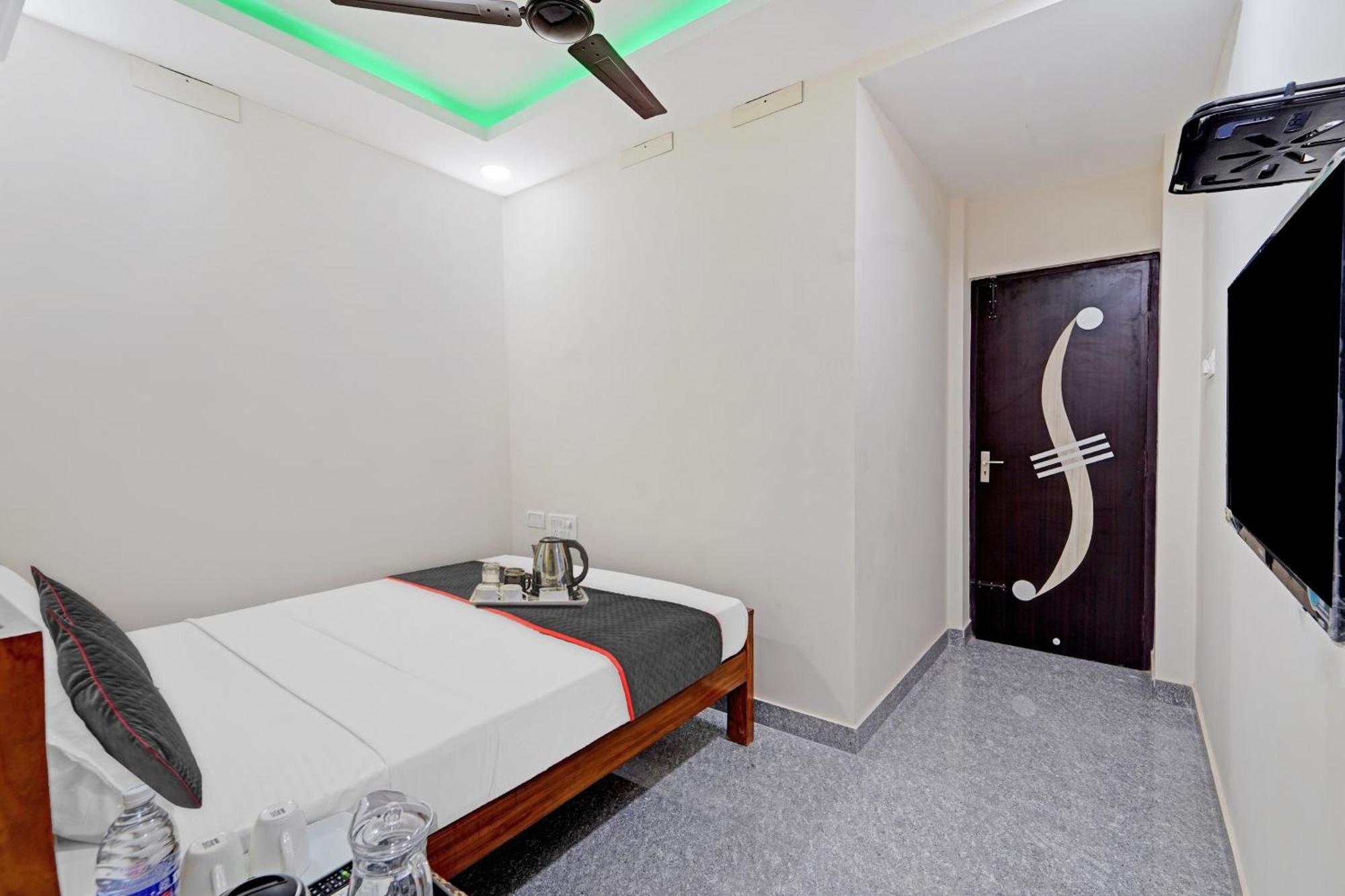 Super Townhouse 1096 Hotel Redfox Nungambakkam Near Apollo & Shankar Nethralaya Hospital เชนไน ภายนอก รูปภาพ