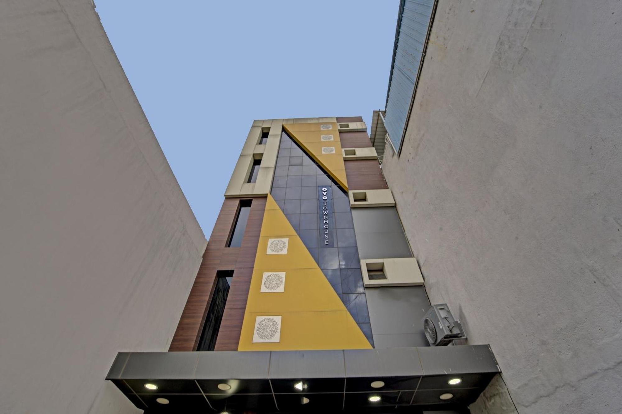 Super Townhouse 1096 Hotel Redfox Nungambakkam Near Apollo & Shankar Nethralaya Hospital เชนไน ภายนอก รูปภาพ