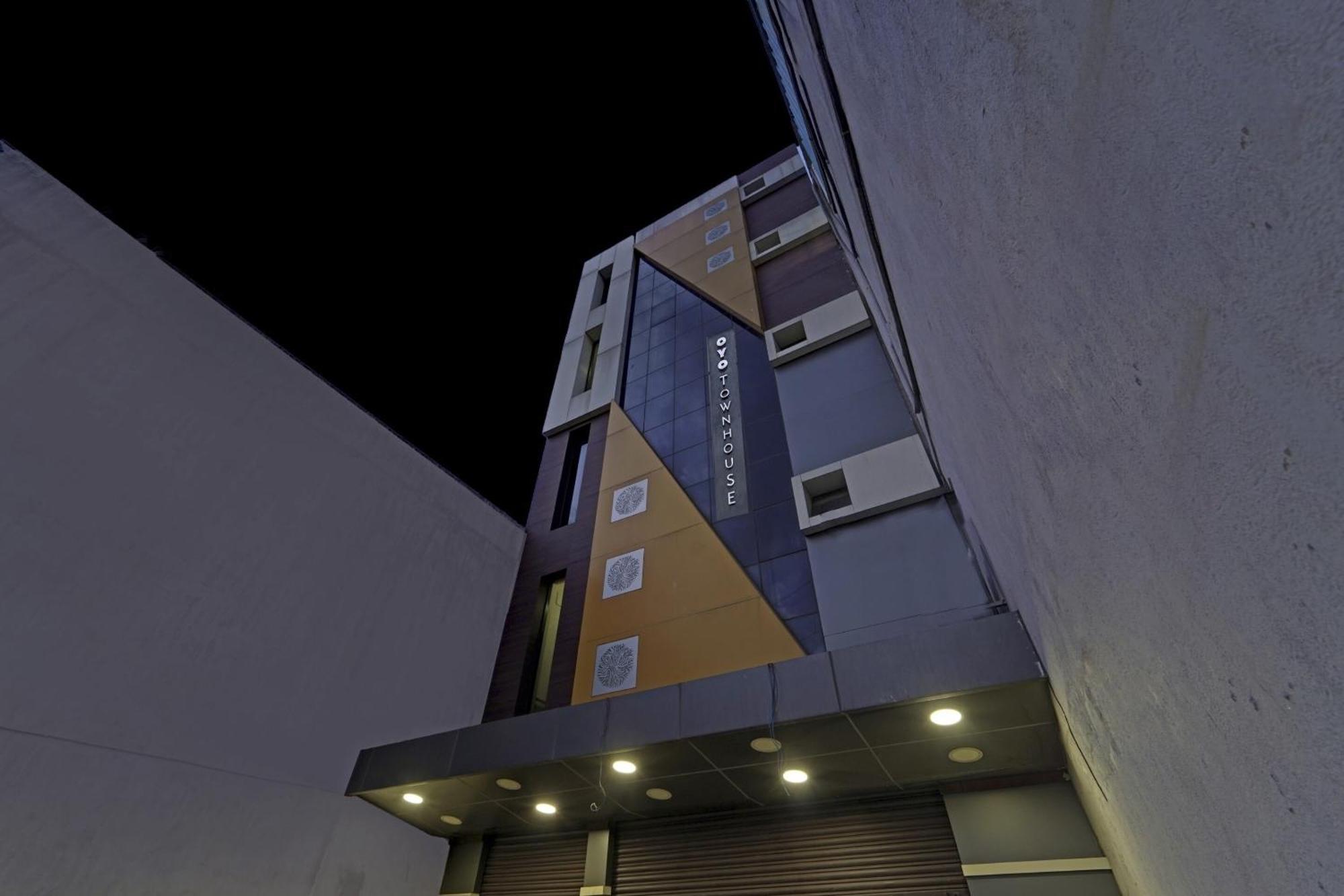 Super Townhouse 1096 Hotel Redfox Nungambakkam Near Apollo & Shankar Nethralaya Hospital เชนไน ภายนอก รูปภาพ